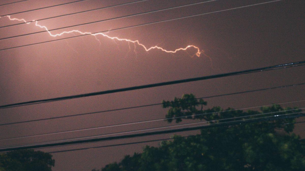 Outages from lightning strikes: anticipate the downtime